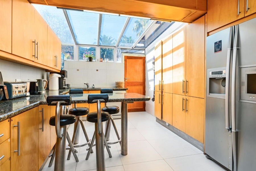 5 Bedroom Property for Sale in Fresnaye Western Cape